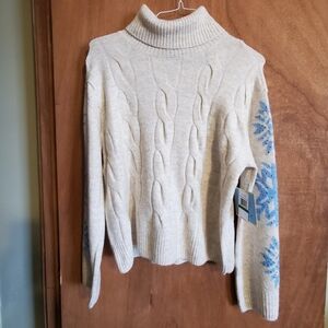 CECE TURTLENECK HEATHERED. LARGE. NWT. SNOWFLAKES